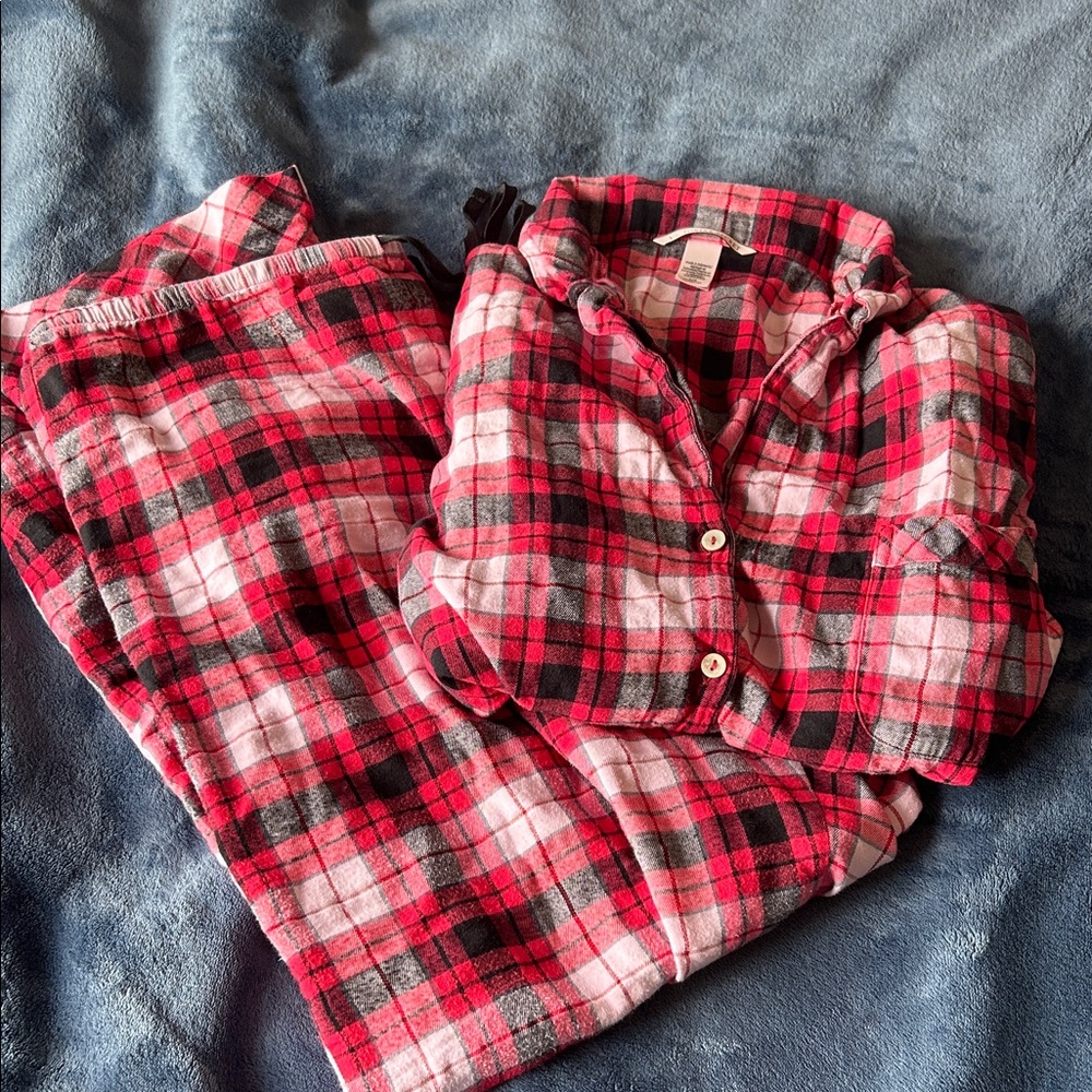 Victoria’s Secret flannel pajama set size large